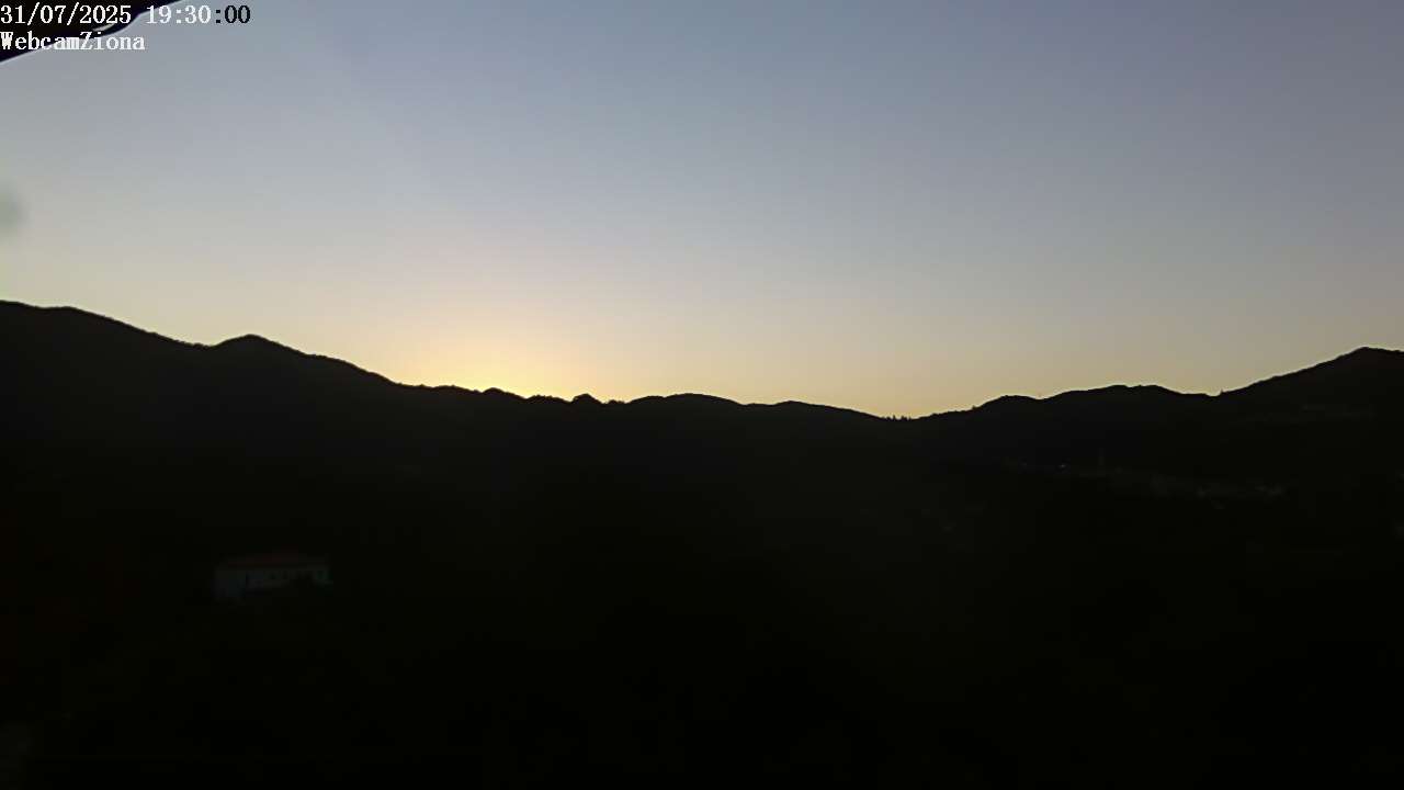 immagine della webcam nei dintorni di Campo Tenese: webcam Carro