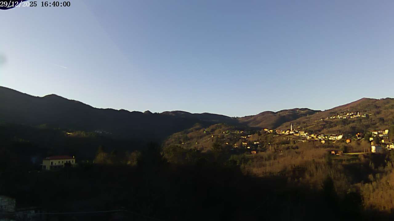 immagine della webcam nei dintorni di San Basile: webcam Carro